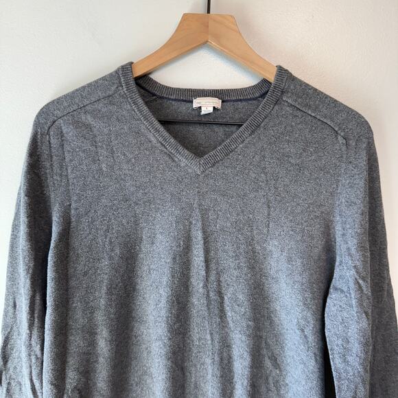 Gap Men's V-neck Cotton Cashmere Knit Sweater Top Gray Size Large - Picture 2 of 5